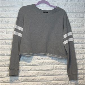 Gray Long sleeve crop Crewneck with white detail